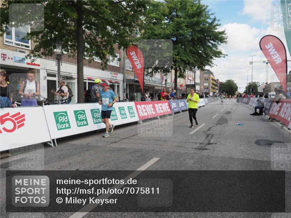 15.09.2024 - PSD Bank Halbmarathon Miley Keyser http://msf.ph/oto/7075811 15.09.2024 12:33:38 Ziel 2331, 3107 meine-sportfotos.de