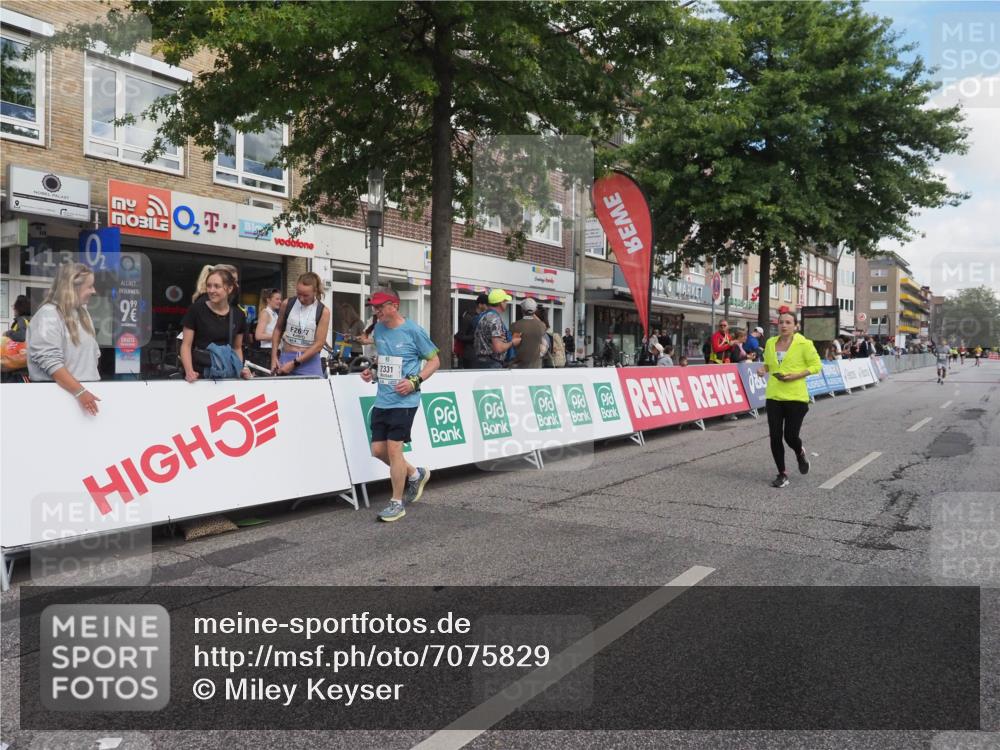 15.09.2024 - PSD Bank Halbmarathon Miley Keyser http://msf.ph/oto/7075829 15.09.2024 12:33:39 Ziel 2331, 3107 meine-sportfotos.de