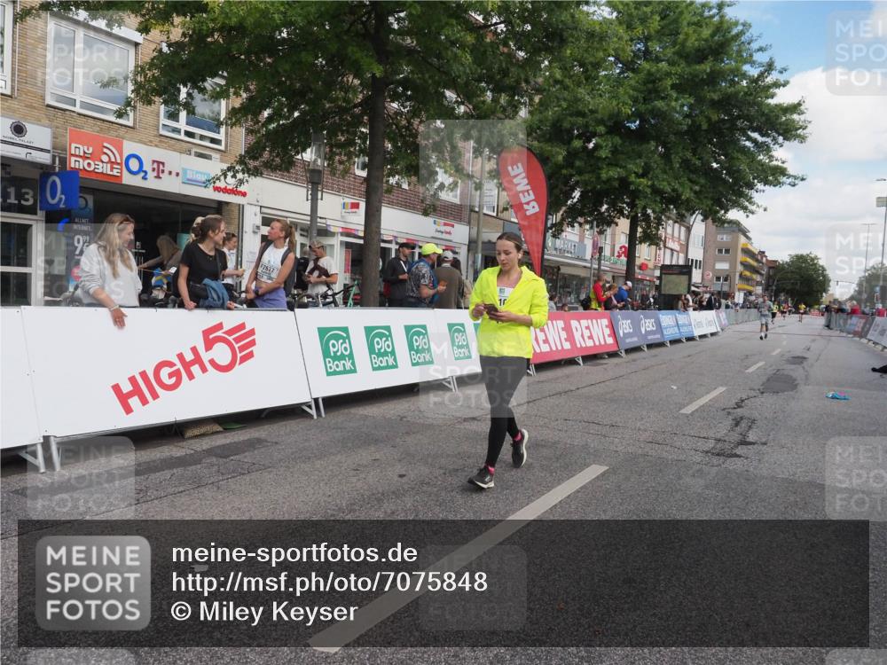 15.09.2024 - PSD Bank Halbmarathon Miley Keyser http://msf.ph/oto/7075848 15.09.2024 12:33:41 Ziel 2331, 3107 meine-sportfotos.de