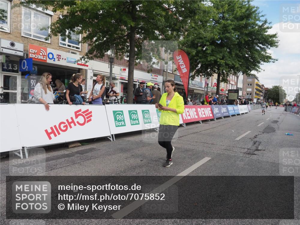 15.09.2024 - PSD Bank Halbmarathon Miley Keyser http://msf.ph/oto/7075852 15.09.2024 12:33:41 Ziel 2331, 3107 meine-sportfotos.de