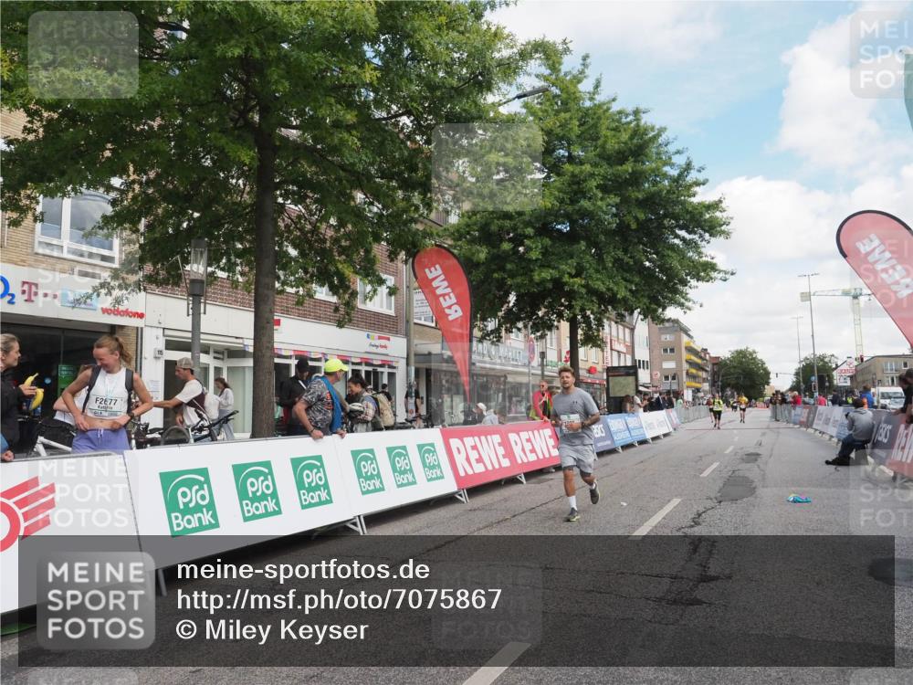 15.09.2024 - PSD Bank Halbmarathon Miley Keyser http://msf.ph/oto/7075867 15.09.2024 12:33:48 Ziel 1983, 2331, 3107, 3433, 3451 meine-sportfotos.de