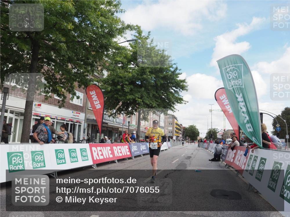 15.09.2024 - PSD Bank Halbmarathon Miley Keyser http://msf.ph/oto/7076055 15.09.2024 12:34:01 Ziel 1983, 2376, 3433, 3451 meine-sportfotos.de