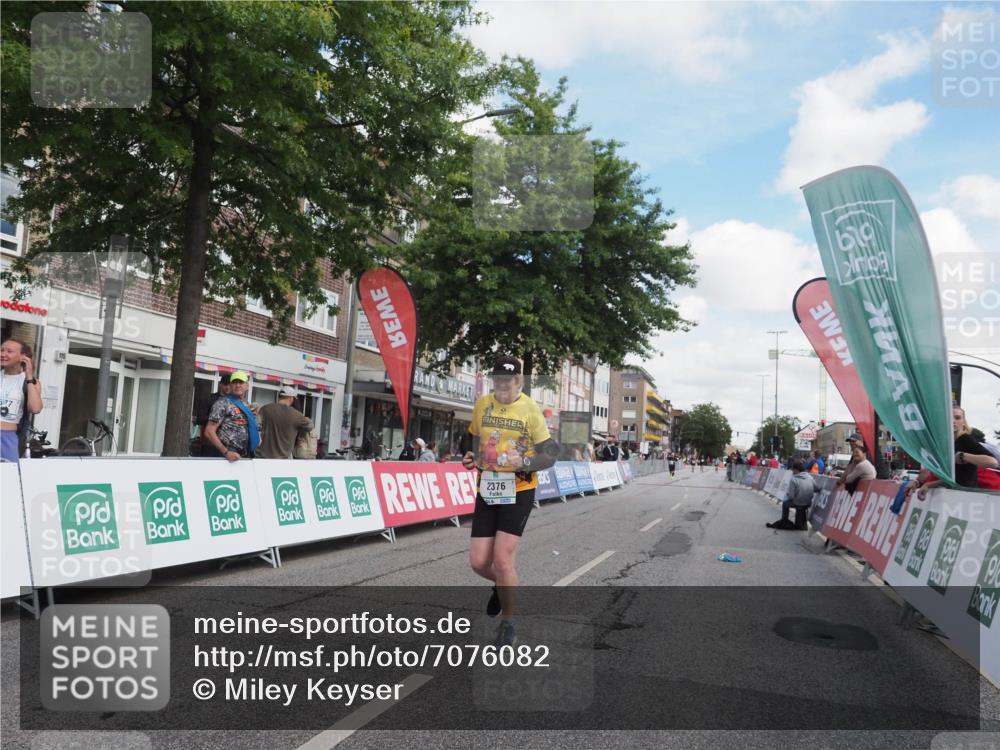 15.09.2024 - PSD Bank Halbmarathon Miley Keyser http://msf.ph/oto/7076082 15.09.2024 12:34:02 Ziel 1983, 2376, 3433, 3451 meine-sportfotos.de