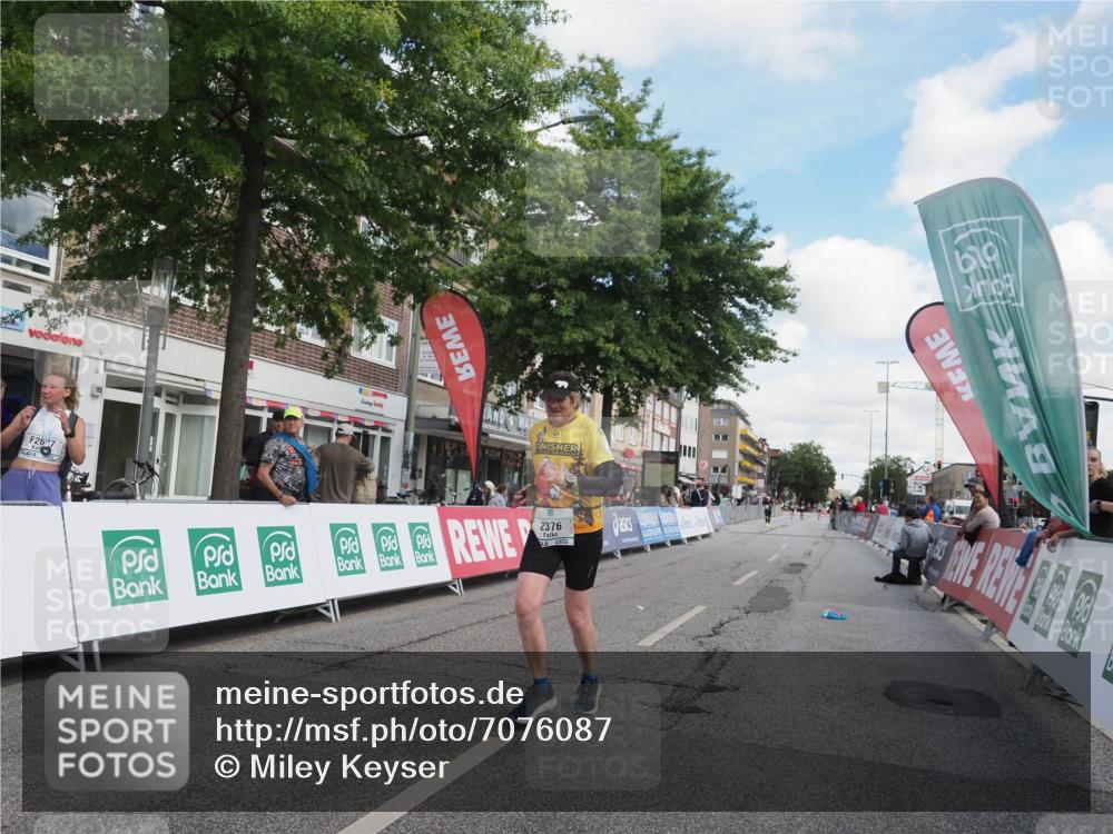 15.09.2024 - PSD Bank Halbmarathon Miley Keyser http://msf.ph/oto/7076087 15.09.2024 12:34:02 Ziel 1983, 2376, 3433, 3451 meine-sportfotos.de