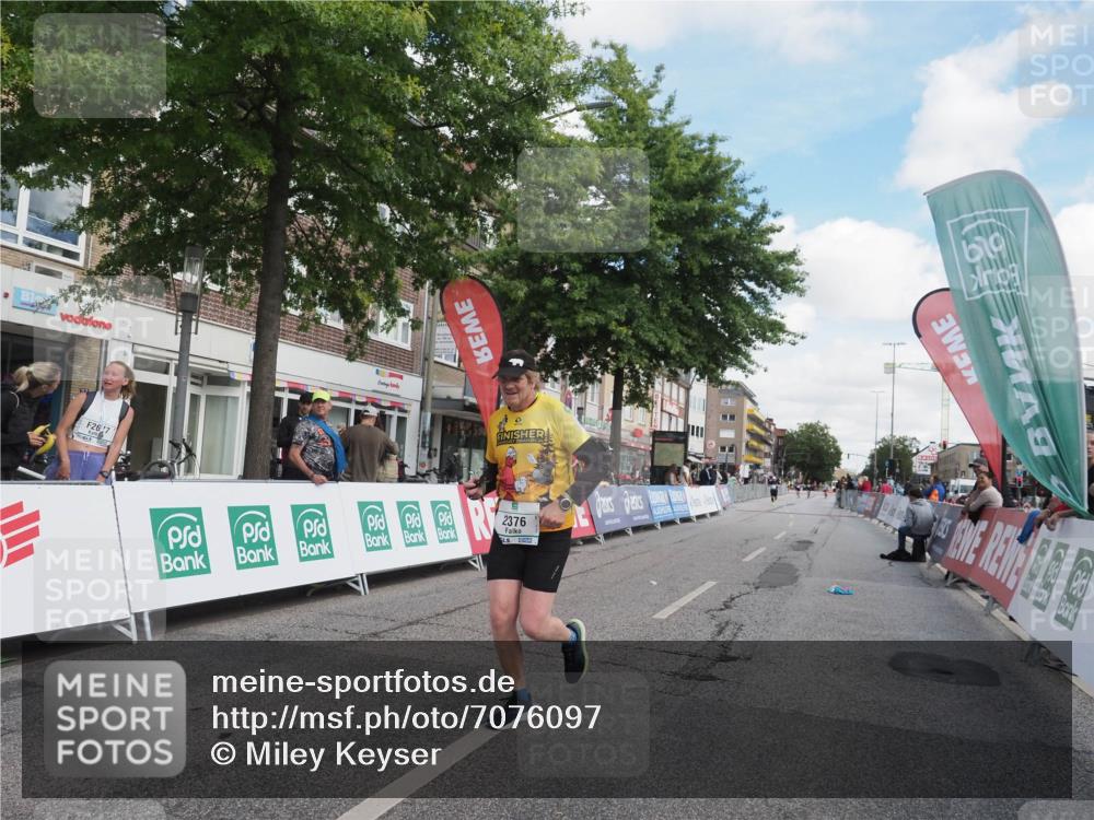 15.09.2024 - PSD Bank Halbmarathon Miley Keyser http://msf.ph/oto/7076097 15.09.2024 12:34:02 Ziel 1983, 2376, 3433, 3451 meine-sportfotos.de