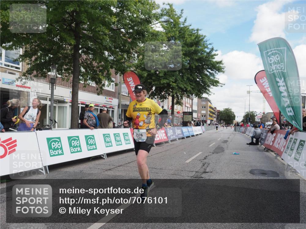 15.09.2024 - PSD Bank Halbmarathon Miley Keyser http://msf.ph/oto/7076101 15.09.2024 12:34:02 Ziel 1983, 2376, 3433, 3451 meine-sportfotos.de
