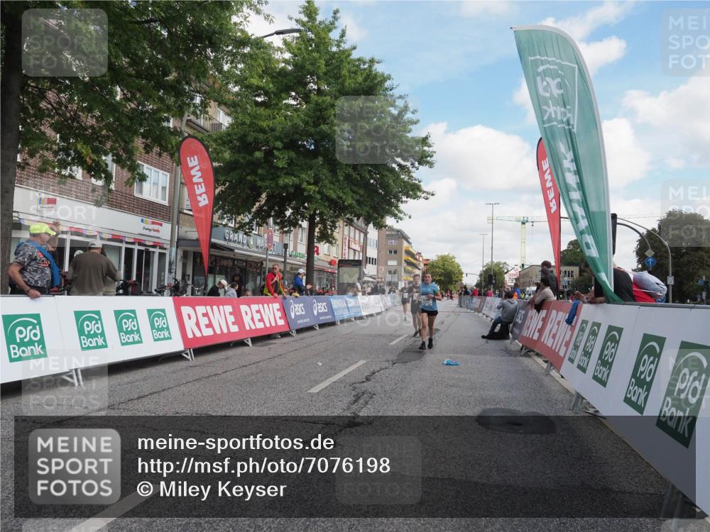 15.09.2024 - PSD Bank Halbmarathon Miley Keyser http://msf.ph/oto/7076198 15.09.2024 12:34:24 Ziel 1716, 2348, 3409 meine-sportfotos.de