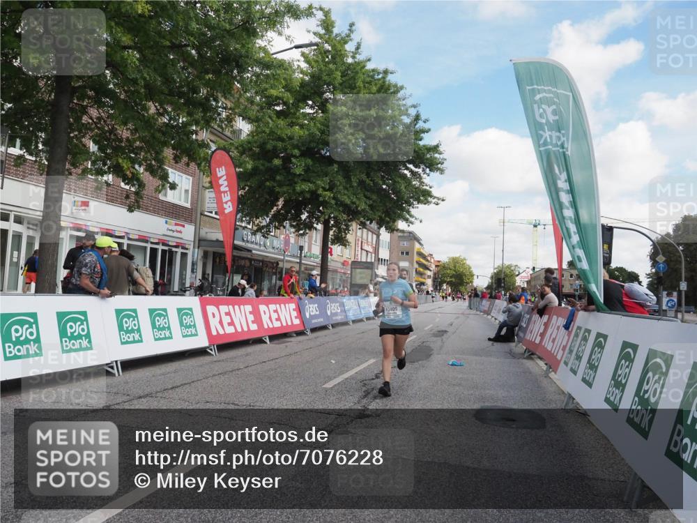 15.09.2024 - PSD Bank Halbmarathon Miley Keyser http://msf.ph/oto/7076228 15.09.2024 12:34:26 Ziel 1716, 2348, 3409 meine-sportfotos.de