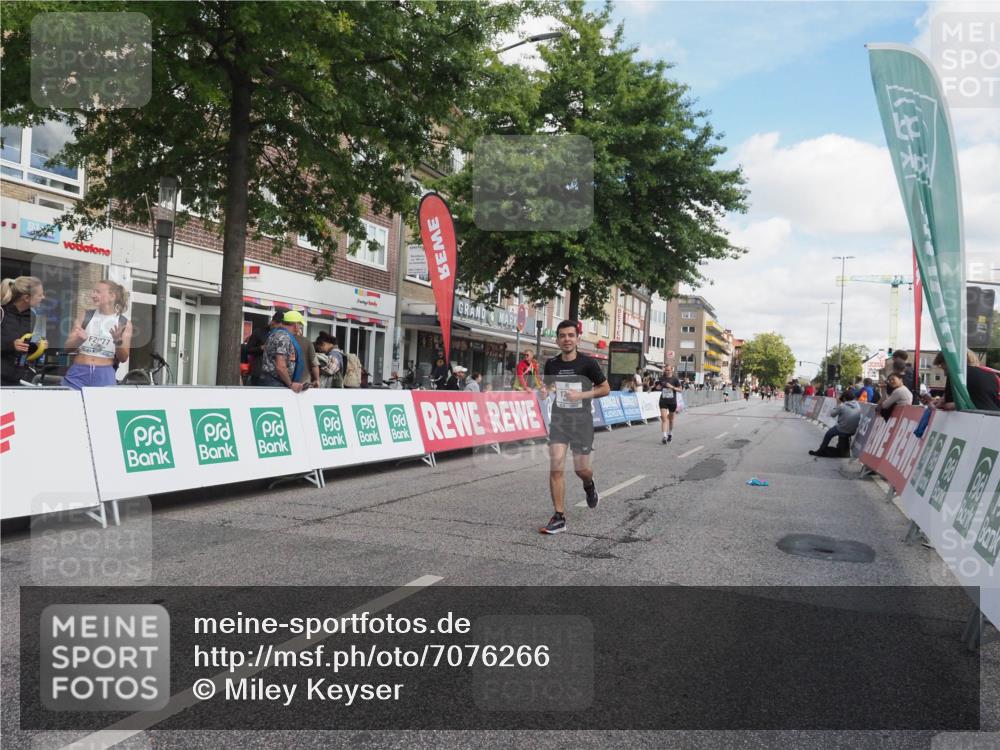 15.09.2024 - PSD Bank Halbmarathon Miley Keyser http://msf.ph/oto/7076266 15.09.2024 12:34:27 Ziel 1716, 2348, 3409 meine-sportfotos.de