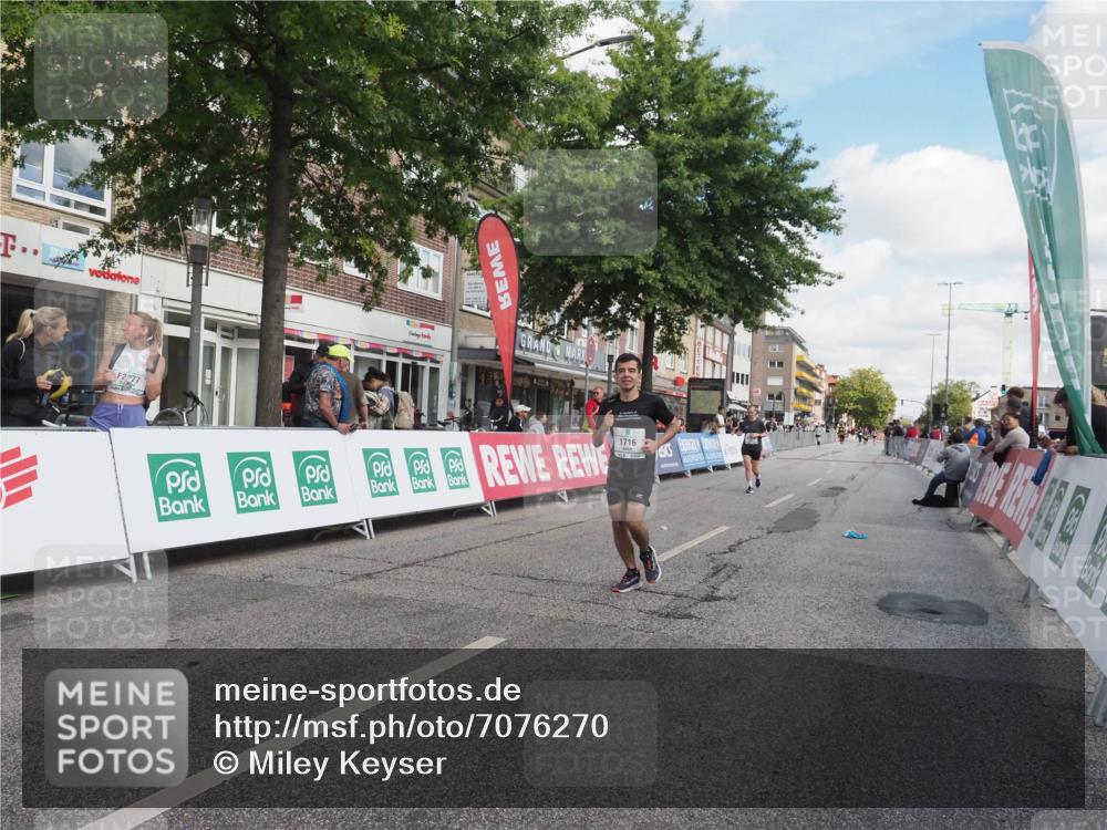 15.09.2024 - PSD Bank Halbmarathon Miley Keyser http://msf.ph/oto/7076270 15.09.2024 12:34:28 Ziel 1716, 2348, 3409 meine-sportfotos.de