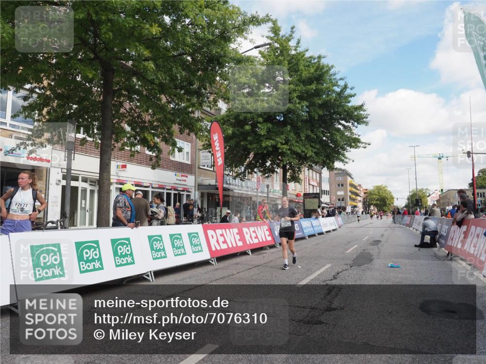 15.09.2024 - PSD Bank Halbmarathon Miley Keyser http://msf.ph/oto/7076310 15.09.2024 12:34:31 Ziel 1716, 2348, 2918, 3409 meine-sportfotos.de