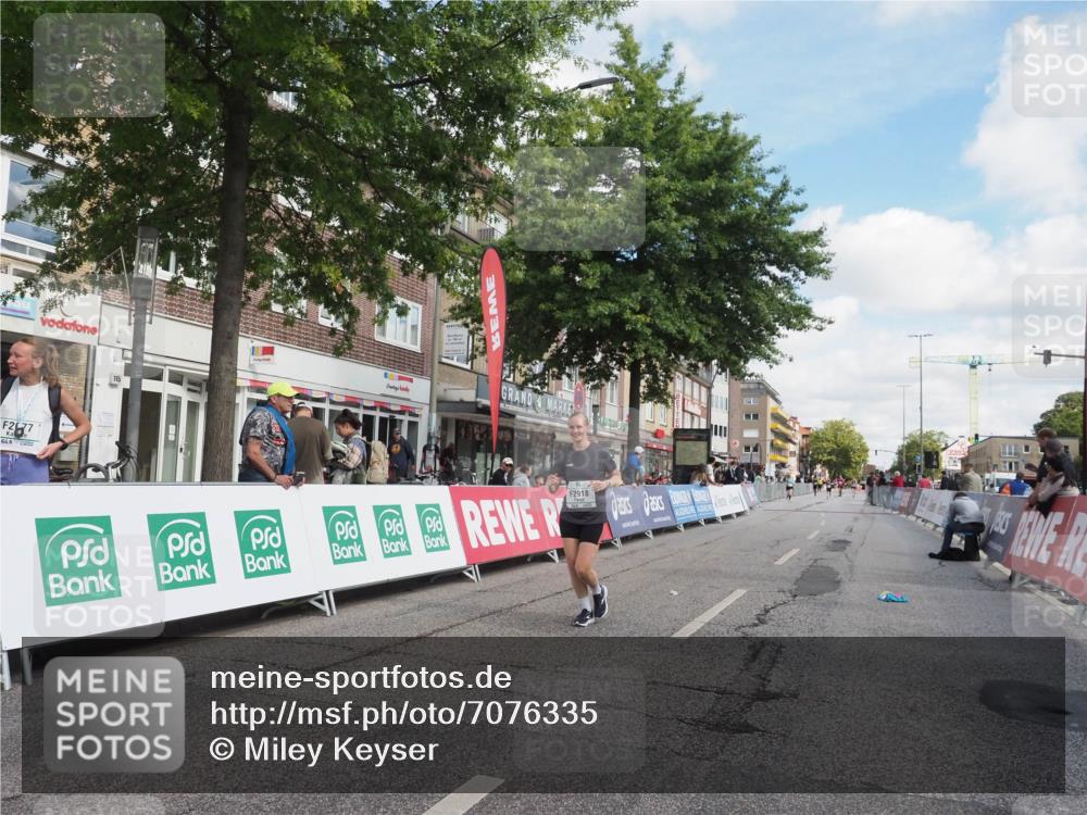 15.09.2024 - PSD Bank Halbmarathon Miley Keyser http://msf.ph/oto/7076335 15.09.2024 12:34:31 Ziel 1716, 2348, 2918, 3409 meine-sportfotos.de