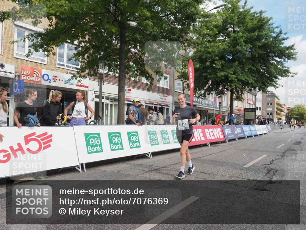 15.09.2024 - PSD Bank Halbmarathon Miley Keyser http://msf.ph/oto/7076369 15.09.2024 12:34:32 Ziel 1716, 2348, 2918, 3409 meine-sportfotos.de