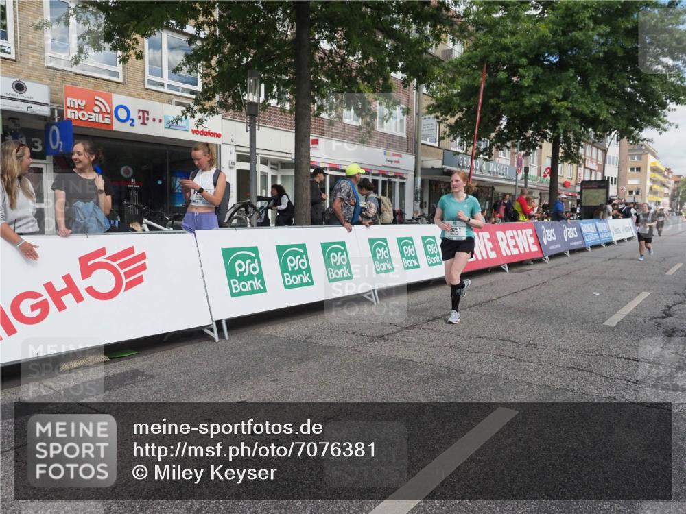 15.09.2024 - PSD Bank Halbmarathon Miley Keyser http://msf.ph/oto/7076381 15.09.2024 12:34:48 Ziel 2438, 2918, 3151, 3251, 3273, 3485 meine-sportfotos.de