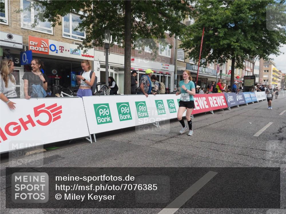 15.09.2024 - PSD Bank Halbmarathon Miley Keyser http://msf.ph/oto/7076385 15.09.2024 12:34:48 Ziel 2438, 2918, 3151, 3251, 3273, 3485 meine-sportfotos.de