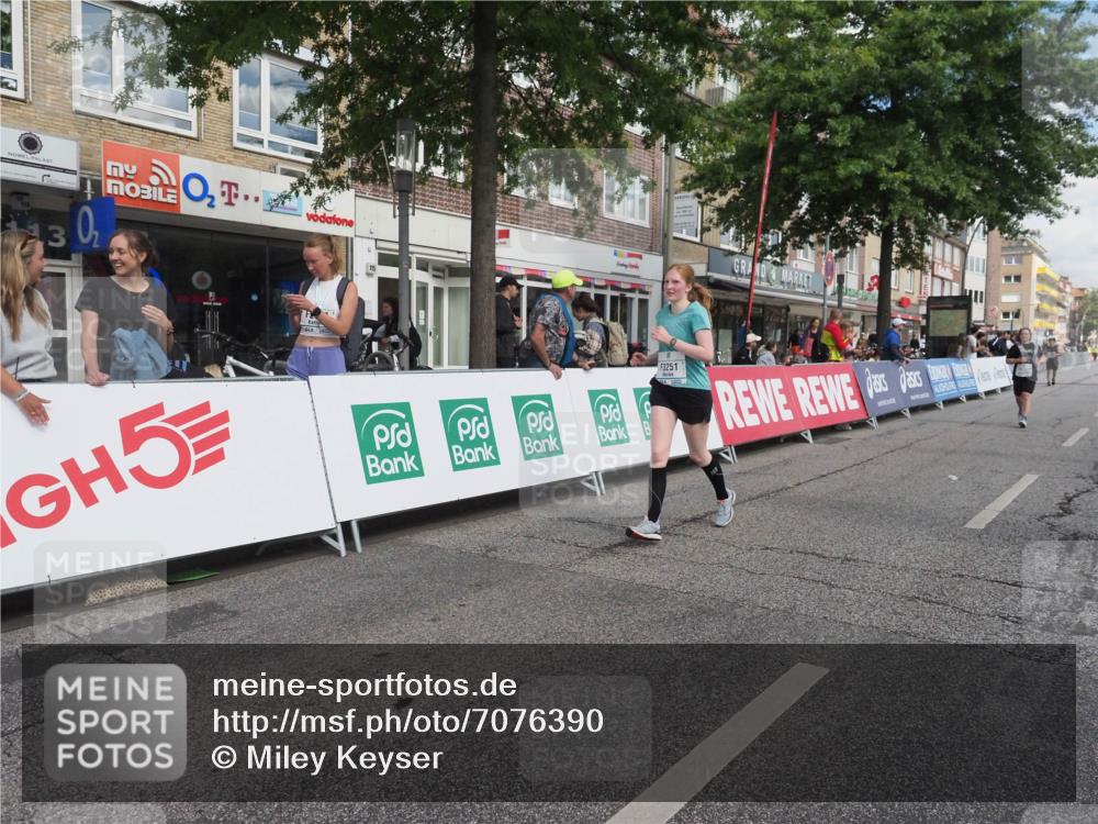 15.09.2024 - PSD Bank Halbmarathon Miley Keyser http://msf.ph/oto/7076390 15.09.2024 12:34:48 Ziel 2438, 2918, 3151, 3251, 3273, 3485 meine-sportfotos.de