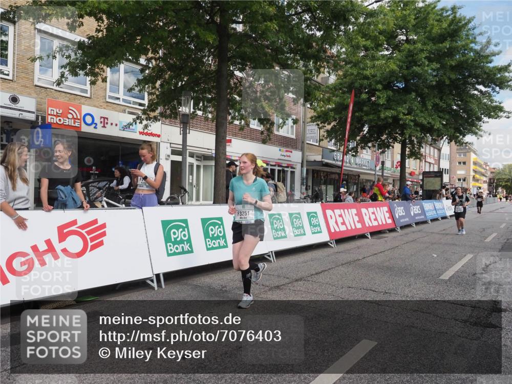 15.09.2024 - PSD Bank Halbmarathon Miley Keyser http://msf.ph/oto/7076403 15.09.2024 12:34:49 Ziel 2438, 2918, 3151, 3251, 3273, 3485 meine-sportfotos.de