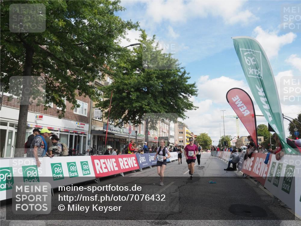 15.09.2024 - PSD Bank Halbmarathon Miley Keyser http://msf.ph/oto/7076432 15.09.2024 12:34:53 Ziel 2438, 3151, 3251, 3273, 3485 meine-sportfotos.de