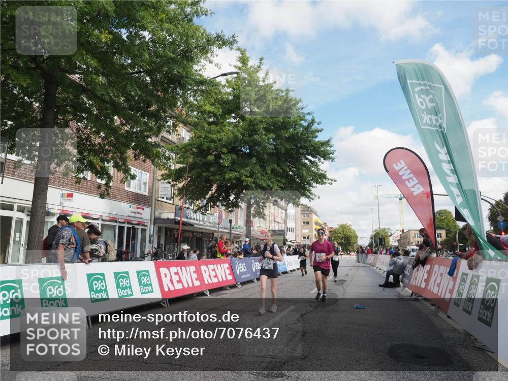 15.09.2024 - PSD Bank Halbmarathon Miley Keyser http://msf.ph/oto/7076437 15.09.2024 12:34:53 Ziel 2438, 3151, 3251, 3273, 3485 meine-sportfotos.de
