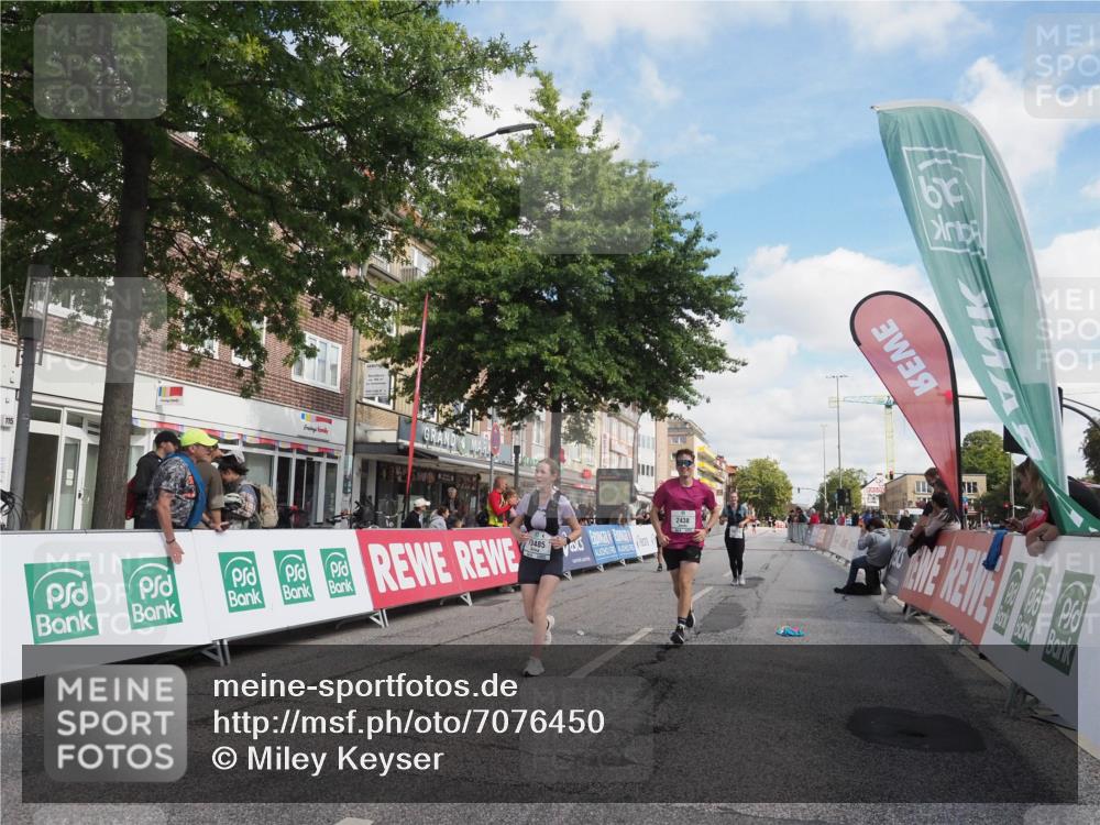 15.09.2024 - PSD Bank Halbmarathon Miley Keyser http://msf.ph/oto/7076450 15.09.2024 12:34:54 Ziel 2438, 3151, 3251, 3273, 3485 meine-sportfotos.de