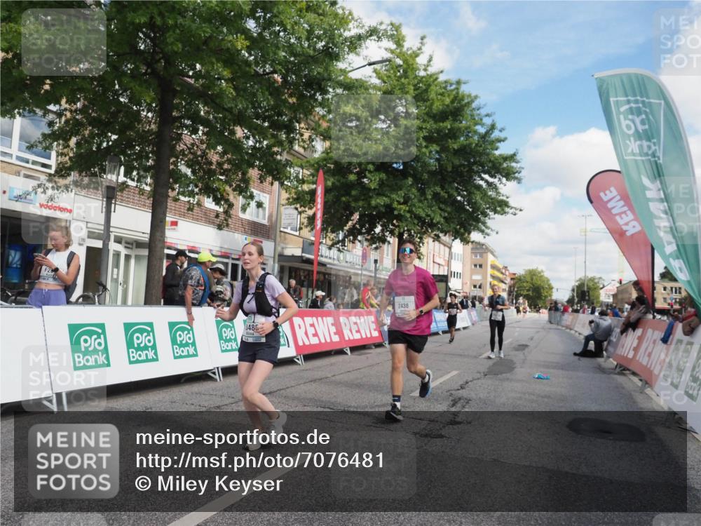 15.09.2024 - PSD Bank Halbmarathon Miley Keyser http://msf.ph/oto/7076481 15.09.2024 12:34:55 Ziel 2438, 3151, 3251, 3273, 3485 meine-sportfotos.de
