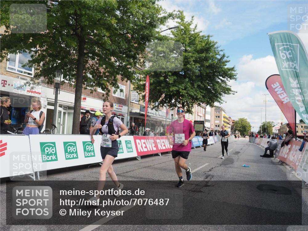 15.09.2024 - PSD Bank Halbmarathon Miley Keyser http://msf.ph/oto/7076487 15.09.2024 12:34:55 Ziel 2438, 3151, 3251, 3273, 3485 meine-sportfotos.de