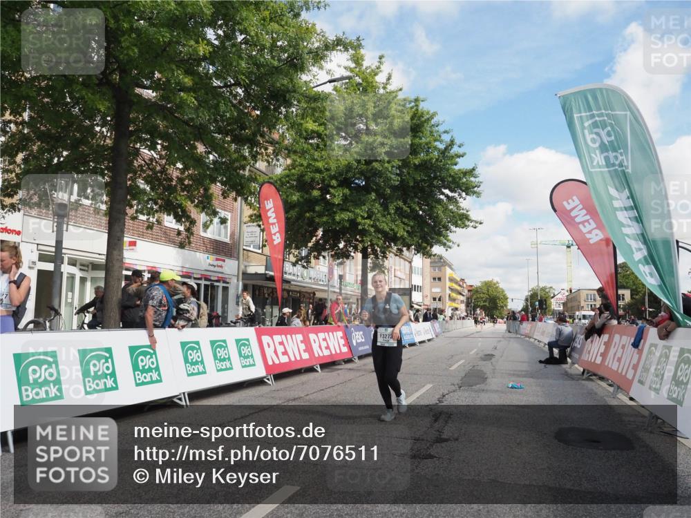 15.09.2024 - PSD Bank Halbmarathon Miley Keyser http://msf.ph/oto/7076511 15.09.2024 12:34:57 Ziel 2438, 2444, 3151, 3251, 3273, 3485 meine-sportfotos.de