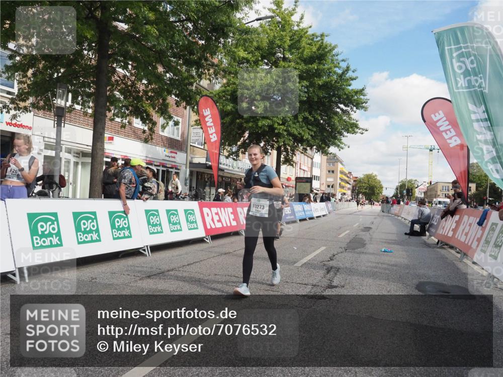 15.09.2024 - PSD Bank Halbmarathon Miley Keyser http://msf.ph/oto/7076532 15.09.2024 12:34:58 Ziel 2438, 2444, 3151, 3251, 3273, 3485 meine-sportfotos.de