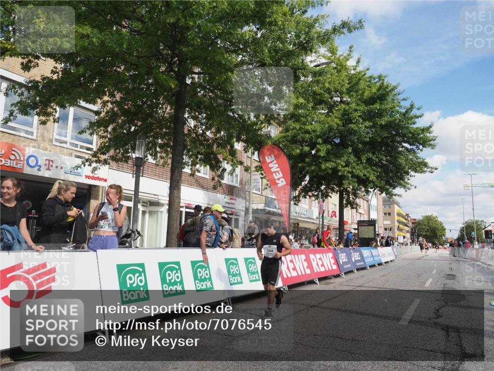 15.09.2024 - PSD Bank Halbmarathon Miley Keyser http://msf.ph/oto/7076545 15.09.2024 12:35:00 Ziel 2438, 2444, 3151, 3251, 3273, 3485 meine-sportfotos.de