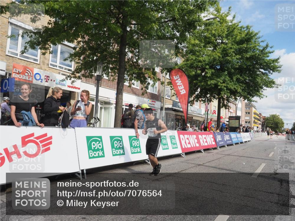 15.09.2024 - PSD Bank Halbmarathon Miley Keyser http://msf.ph/oto/7076564 15.09.2024 12:35:00 Ziel 2438, 2444, 3151, 3251, 3273, 3485 meine-sportfotos.de