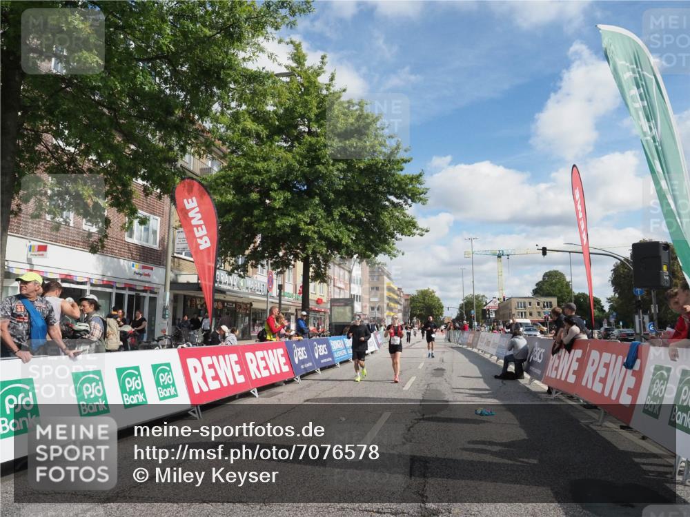 15.09.2024 - PSD Bank Halbmarathon Miley Keyser http://msf.ph/oto/7076578 15.09.2024 12:35:15 Ziel 2207, 2324, 2444, 3335 meine-sportfotos.de