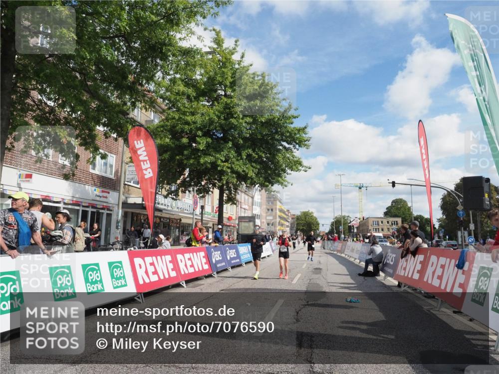 15.09.2024 - PSD Bank Halbmarathon Miley Keyser http://msf.ph/oto/7076590 15.09.2024 12:35:16 Ziel 2207, 2324, 2444, 3335 meine-sportfotos.de