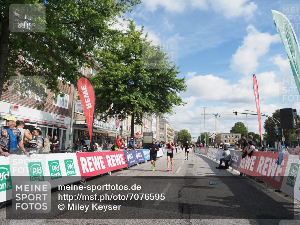 15.09.2024 - PSD Bank Halbmarathon Miley Keyser http://msf.ph/oto/7076595 15.09.2024 12:35:16 Ziel 2207, 2324, 2444, 3335 meine-sportfotos.de