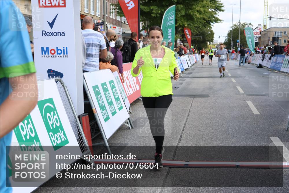 15.09.2024 - PSD Bank Halbmarathon Strokosch-Dieckow http://msf.ph/oto/7076604 15.09.2024 12:33:58 Ziel 1983, 2331, 3107 meine-sportfotos.de