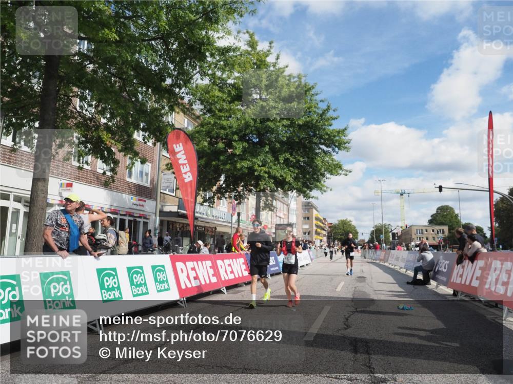 15.09.2024 - PSD Bank Halbmarathon Miley Keyser http://msf.ph/oto/7076629 15.09.2024 12:35:17 Ziel 2207, 2324, 2444, 3335 meine-sportfotos.de