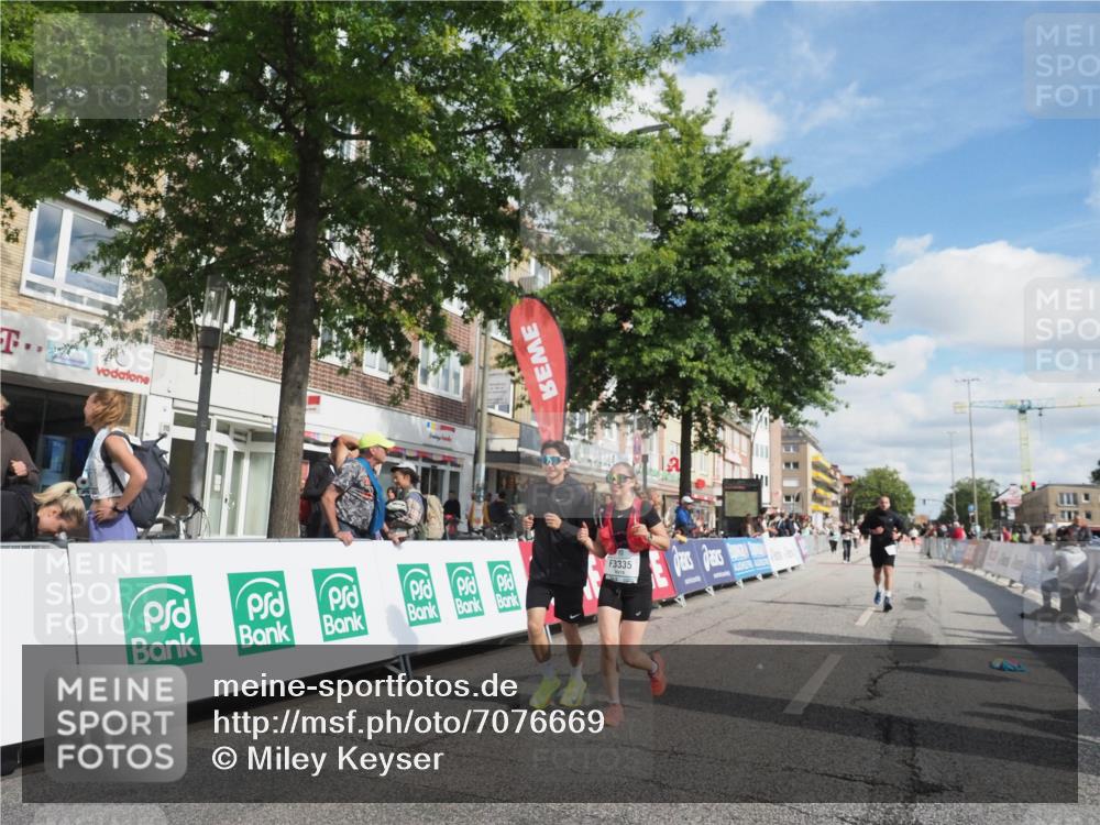 15.09.2024 - PSD Bank Halbmarathon Miley Keyser http://msf.ph/oto/7076669 15.09.2024 12:35:19 Ziel 2207, 2324, 2444, 3300, 3335, 3468 meine-sportfotos.de