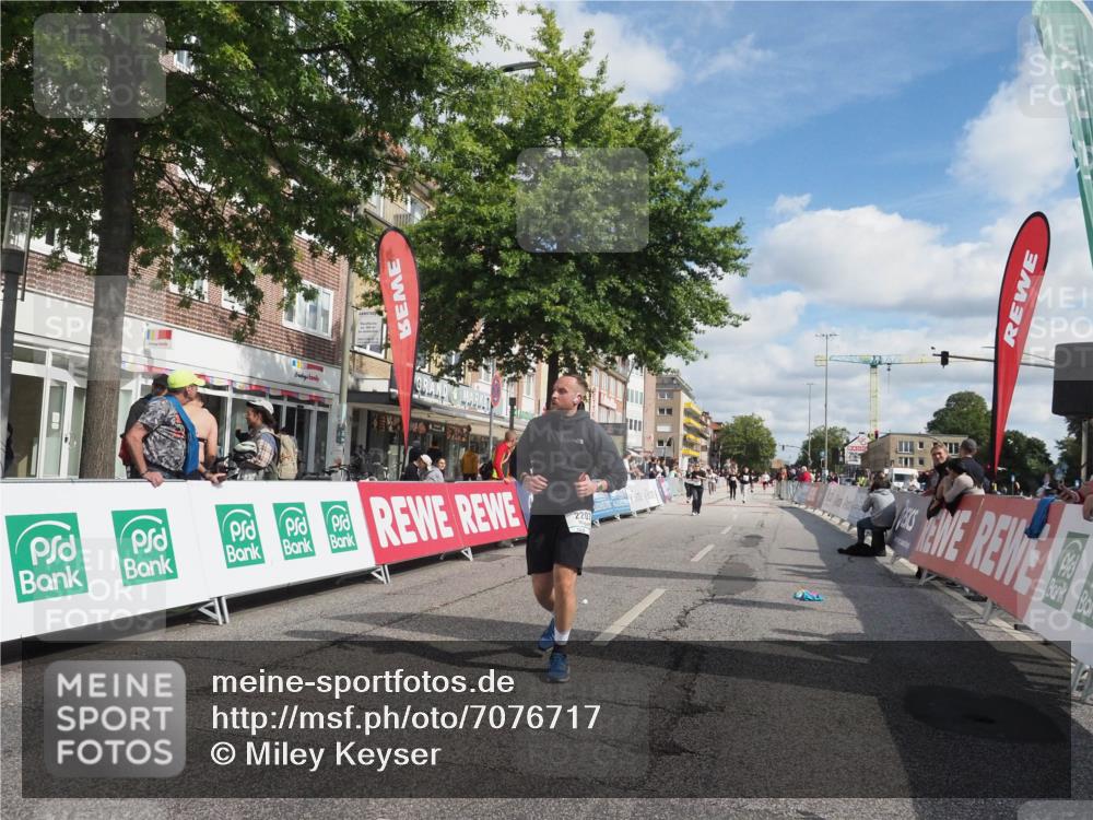 15.09.2024 - PSD Bank Halbmarathon Miley Keyser http://msf.ph/oto/7076717 15.09.2024 12:35:22 Ziel 2207, 2324, 3300, 3335, 3468 meine-sportfotos.de