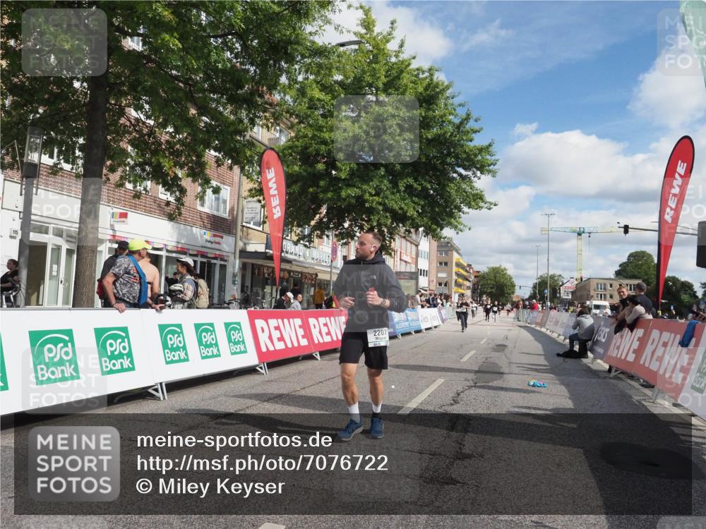 15.09.2024 - PSD Bank Halbmarathon Miley Keyser http://msf.ph/oto/7076722 15.09.2024 12:35:22 Ziel 2207, 2324, 3300, 3335, 3468 meine-sportfotos.de