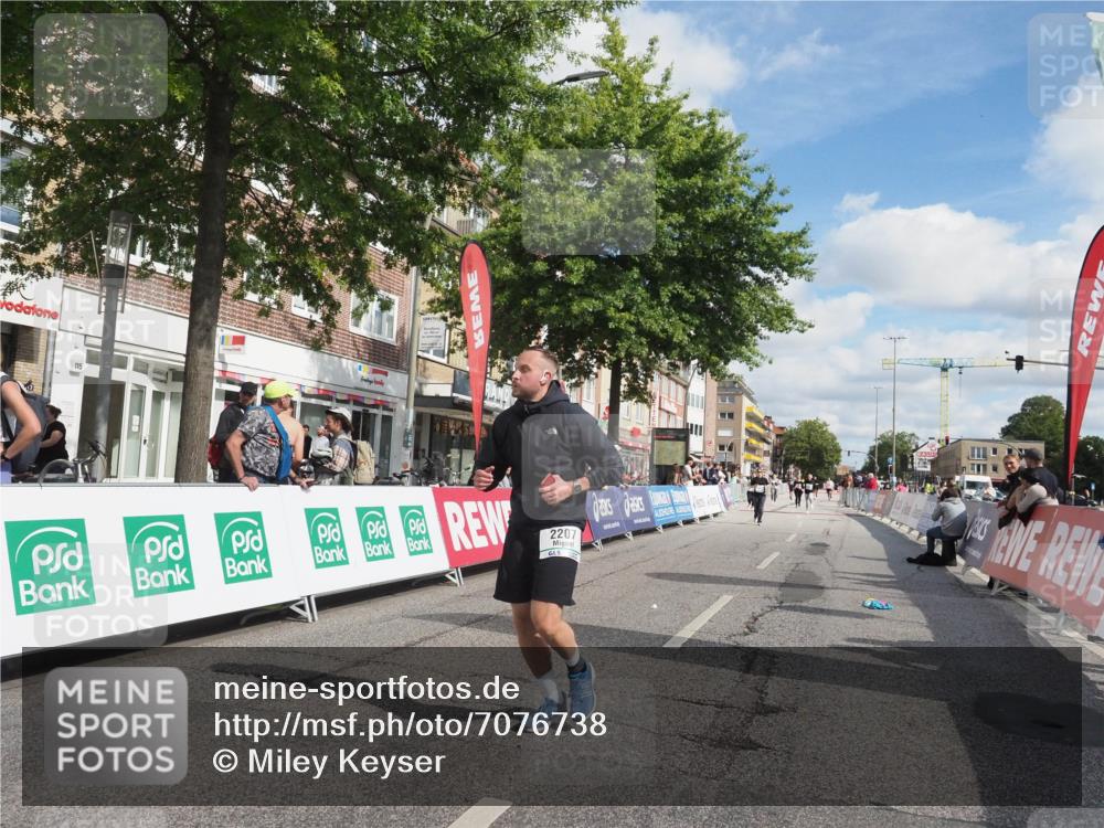 15.09.2024 - PSD Bank Halbmarathon Miley Keyser http://msf.ph/oto/7076738 15.09.2024 12:35:22 Ziel 2207, 2324, 3300, 3335, 3468 meine-sportfotos.de