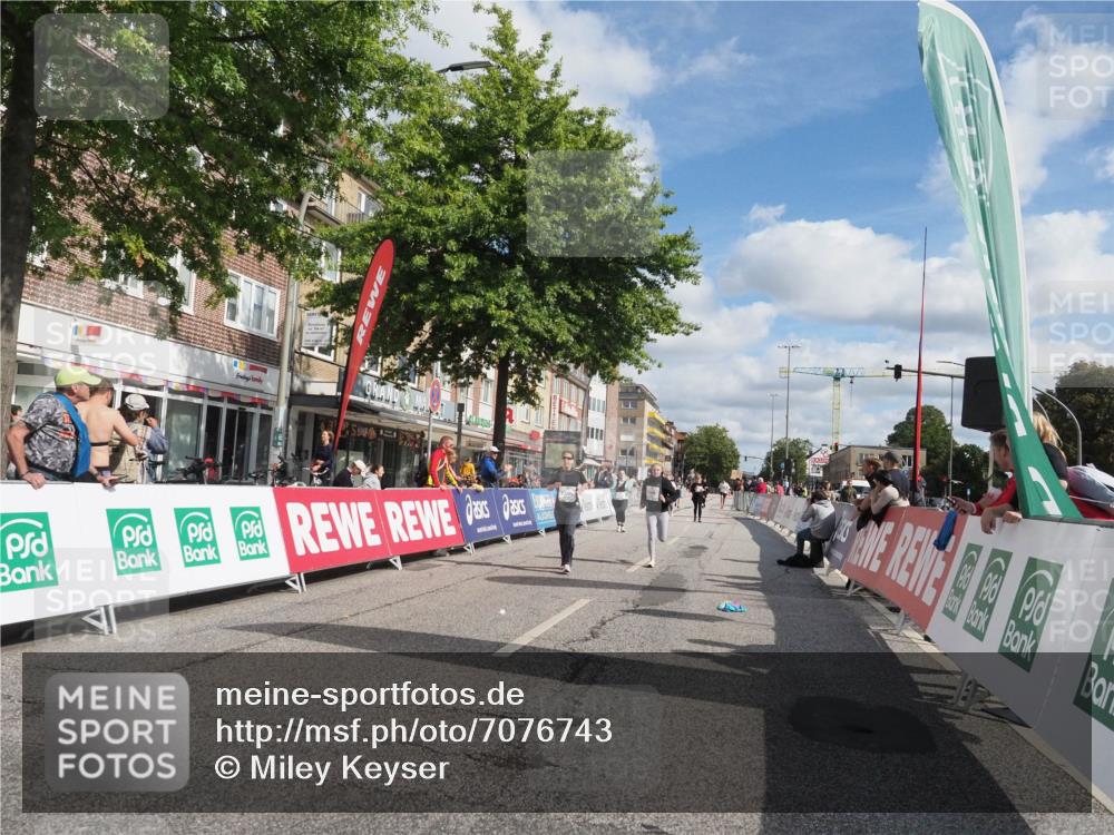 15.09.2024 - PSD Bank Halbmarathon Miley Keyser http://msf.ph/oto/7076743 15.09.2024 12:35:27 Ziel 2207, 2324, 3071, 3178, 3300, 3329, 3335, 3468 meine-sportfotos.de