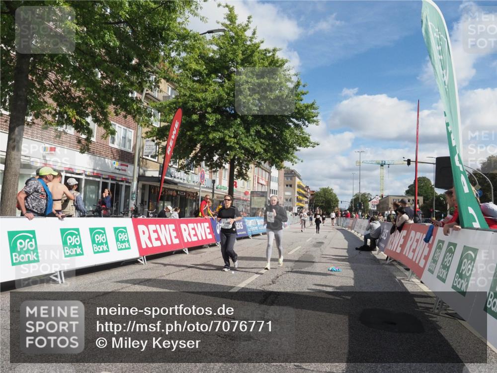 15.09.2024 - PSD Bank Halbmarathon Miley Keyser http://msf.ph/oto/7076771 15.09.2024 12:35:28 Ziel 2207, 2324, 3071, 3178, 3300, 3329, 3335, 3468 meine-sportfotos.de