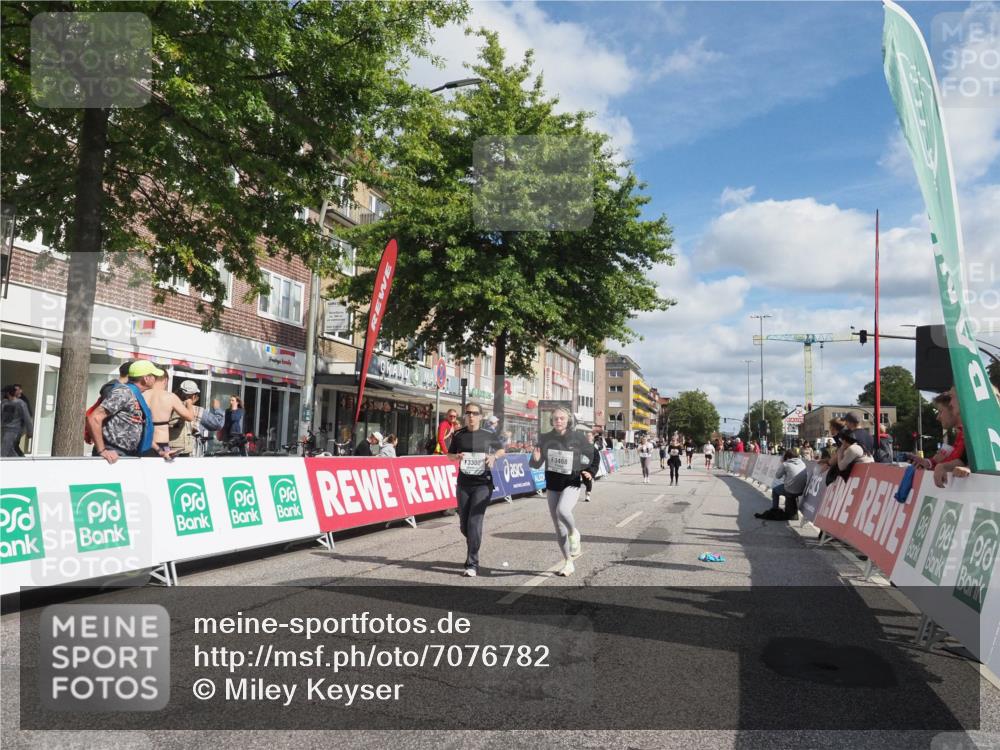 15.09.2024 - PSD Bank Halbmarathon Miley Keyser http://msf.ph/oto/7076782 15.09.2024 12:35:28 Ziel 2207, 2324, 3071, 3178, 3300, 3329, 3335, 3468 meine-sportfotos.de