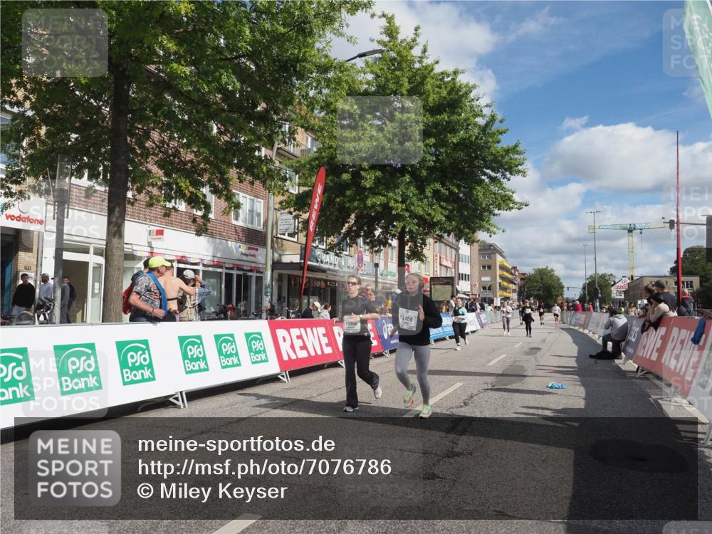 15.09.2024 - PSD Bank Halbmarathon Miley Keyser http://msf.ph/oto/7076786 15.09.2024 12:35:29 Ziel 2207, 2324, 3071, 3178, 3300, 3329, 3335, 3468 meine-sportfotos.de