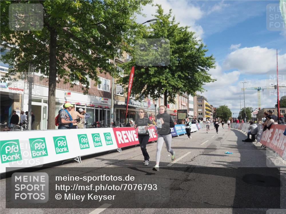 15.09.2024 - PSD Bank Halbmarathon Miley Keyser http://msf.ph/oto/7076793 15.09.2024 12:35:29 Ziel 2207, 2324, 3071, 3178, 3300, 3329, 3335, 3468 meine-sportfotos.de