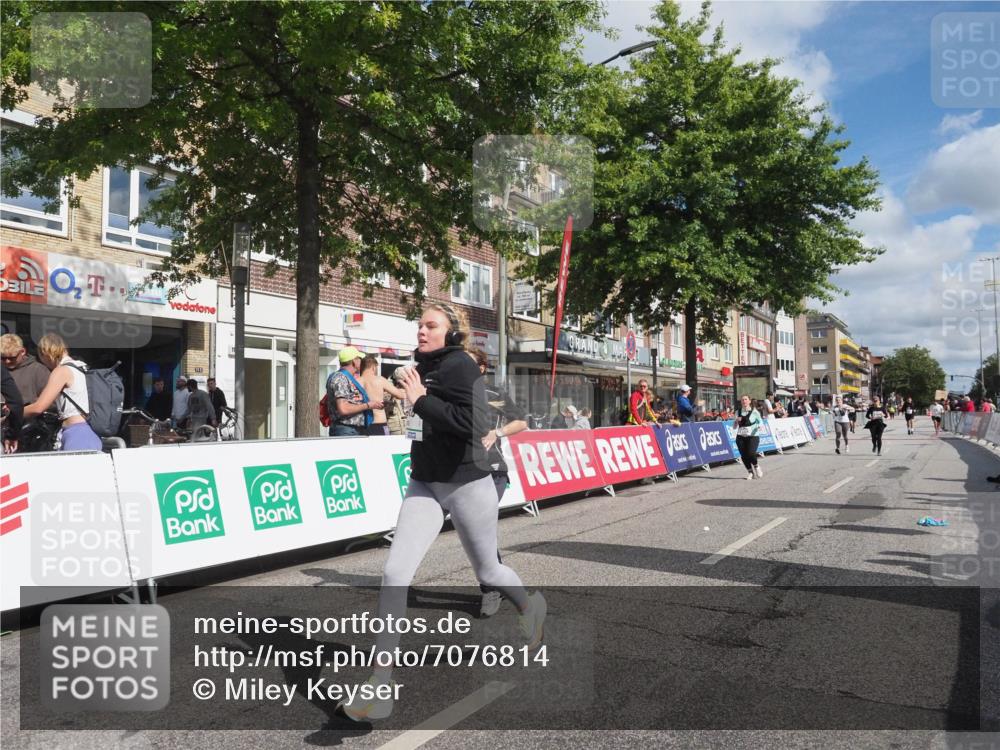 15.09.2024 - PSD Bank Halbmarathon Miley Keyser http://msf.ph/oto/7076814 15.09.2024 12:35:30 Ziel 2207, 2324, 3071, 3178, 3300, 3329, 3335, 3468 meine-sportfotos.de