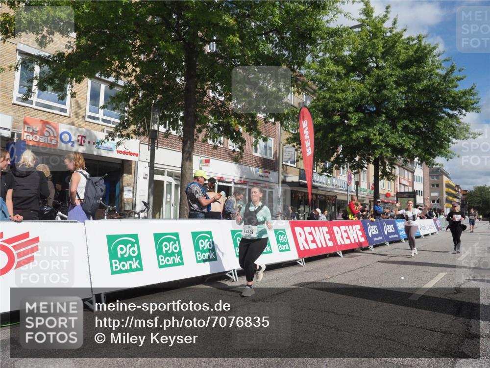 15.09.2024 - PSD Bank Halbmarathon Miley Keyser http://msf.ph/oto/7076835 15.09.2024 12:35:32 Ziel 1504, 2207, 2286, 2324, 3071, 3178, 3300, 3329, 3335, 3468 meine-sportfotos.de
