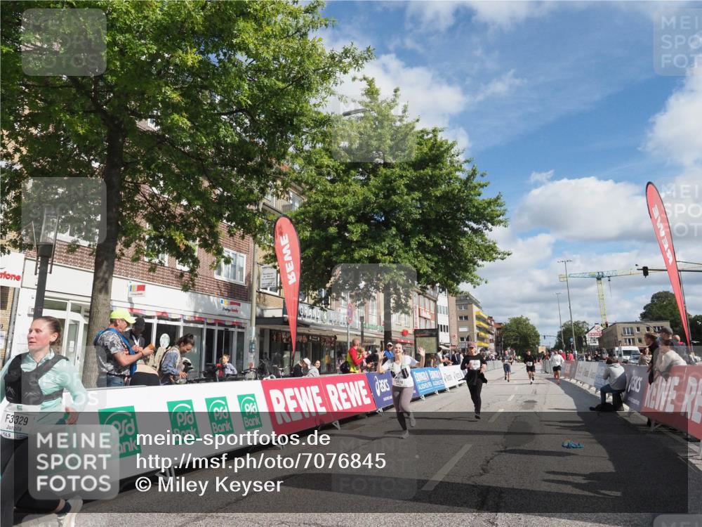 15.09.2024 - PSD Bank Halbmarathon Miley Keyser http://msf.ph/oto/7076845 15.09.2024 12:35:33 Ziel 1504, 2207, 2286, 2324, 3071, 3178, 3300, 3329, 3335, 3468 meine-sportfotos.de