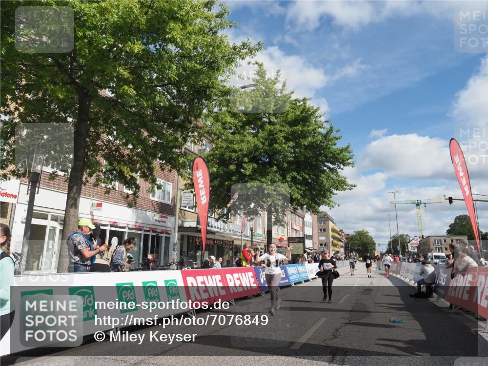 15.09.2024 - PSD Bank Halbmarathon Miley Keyser http://msf.ph/oto/7076849 15.09.2024 12:35:33 Ziel 1504, 2207, 2286, 2324, 3071, 3178, 3300, 3329, 3335, 3468 meine-sportfotos.de