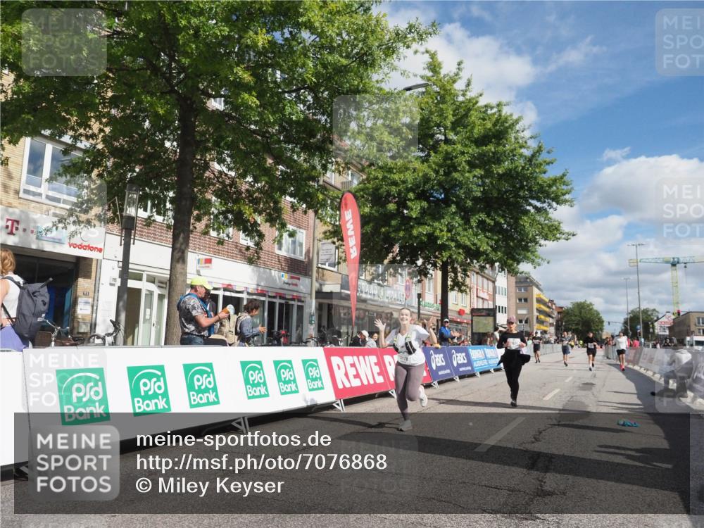 15.09.2024 - PSD Bank Halbmarathon Miley Keyser http://msf.ph/oto/7076868 15.09.2024 12:35:34 Ziel 1504, 2207, 2286, 2324, 3071, 3178, 3300, 3329, 3335, 3468 meine-sportfotos.de