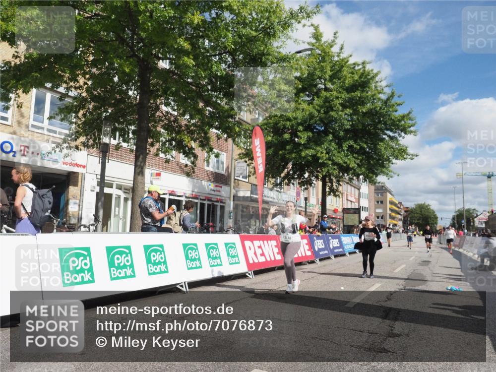 15.09.2024 - PSD Bank Halbmarathon Miley Keyser http://msf.ph/oto/7076873 15.09.2024 12:35:34 Ziel 1504, 2207, 2286, 2324, 3071, 3178, 3300, 3329, 3335, 3468 meine-sportfotos.de